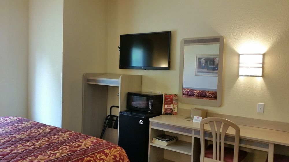 Motel 6 Humble, Tx - Houston International Airport Exterior photo